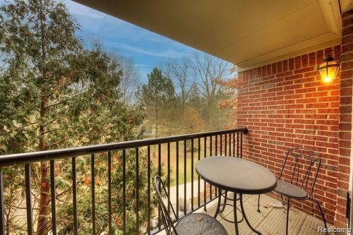 137 Village Way, Canton, MI, 48188-3449 | Card Image