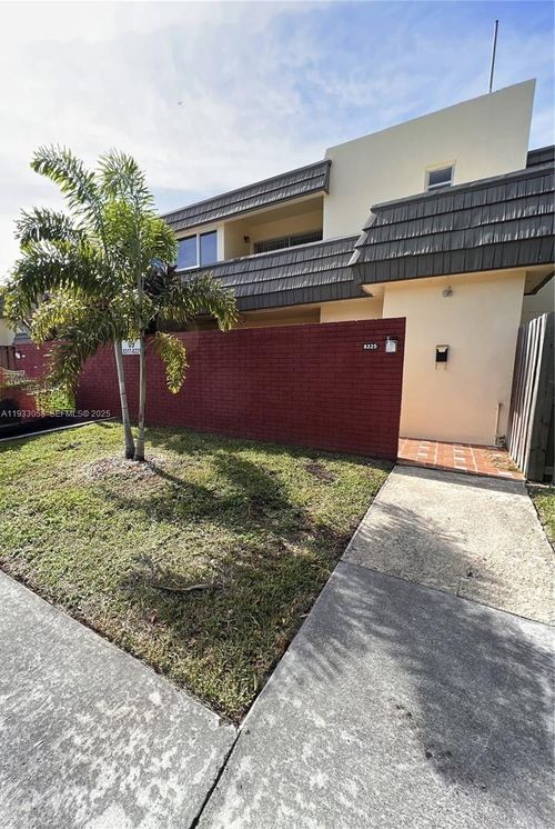 8325-8325 Sw 137th Ave, Miami, FL, 33183-4045 | Card Image