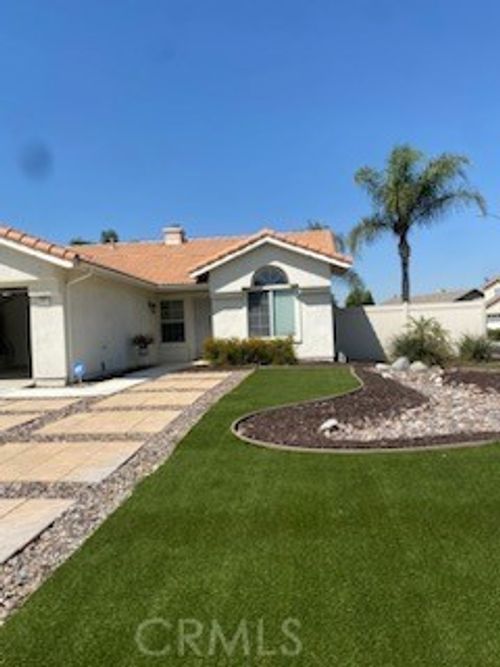 1005 S Helena St, Colton, CA, 92324-7518 | Card Image