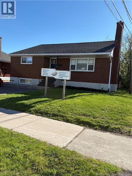 13 Leslie St, Moncton, NB, E1C6M3 | Card Image