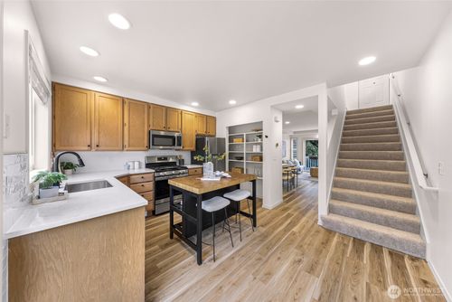 1459 Nw 92nd St, Seattle, WA, 98117-3434 | Card Image