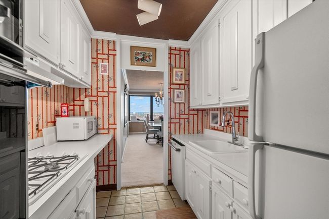 APT-18B - 85 E India Row, Condo with 2 bedrooms, 3 bathrooms and 1 parking in Boston MA | Image 12