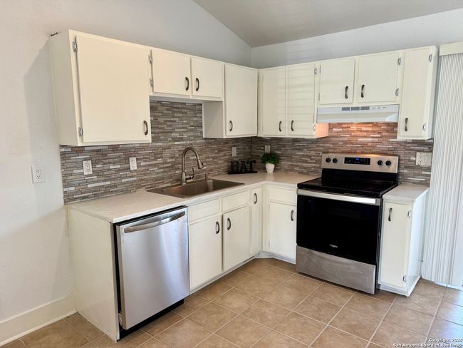 UNIT-2901 - 9140 Timber Path, Condo with 3 bedrooms, 2 bathrooms and null parking in San Antonio TX | Image 9