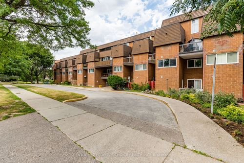 340-1395 Williamsport Dr, Mississauga, ON, L4X2T4 | Card Image