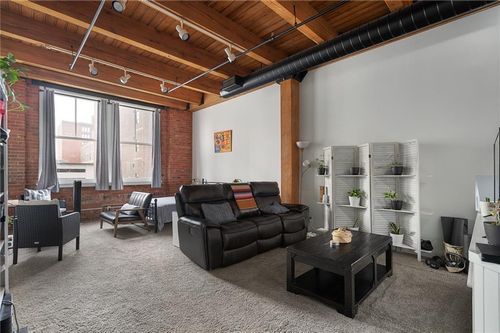 210-700 Broadway Blvd, Kansas City, MO, 64105-1505 | Card Image