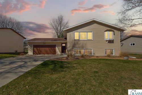 1117 Eastgate Rd, Albert Lea, MN, 56007-3550 | Card Image