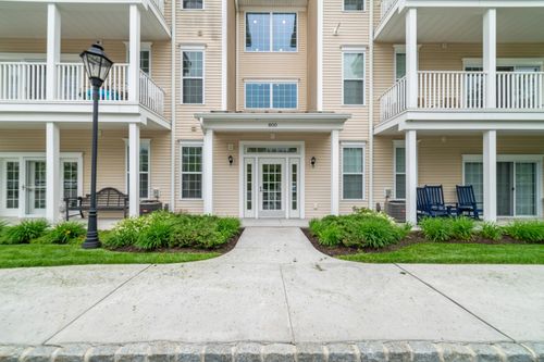 802-802 Center Meadow Ln, Danbury, CT, 06810-1514 | Card Image