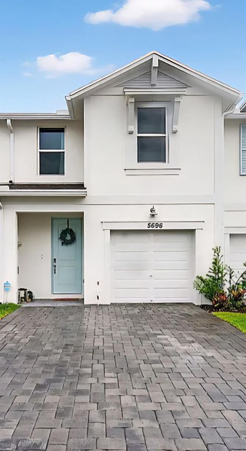 5696 Se Edgewater Cir, Stuart, FL, 34997-3500 | Card Image