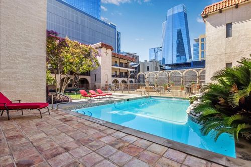 apt-105-505 W 7th St, Austin, TX, 78701-2827 | Card Image