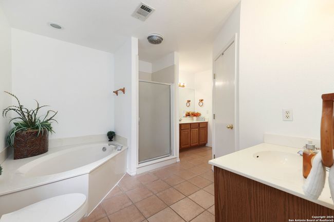 540 Soft Wind, House other with 3 bedrooms, 22 bathrooms and null parking in Canyon Lake TX | Image 9