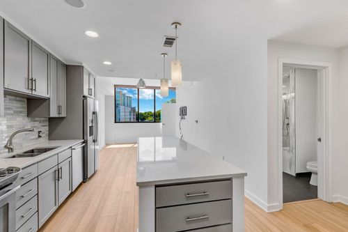 apt-206-1212 Laurel St, Nashville, TN, 37203-4435 | Card Image