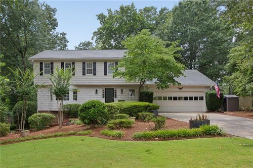 3825 Creekview Dr Ne, Marietta, GA, 30068-4035 | Card Image