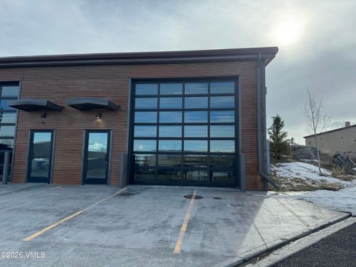 16-552 Airpark Dr, Gypsum, CO, 81637-5004 | Card Image