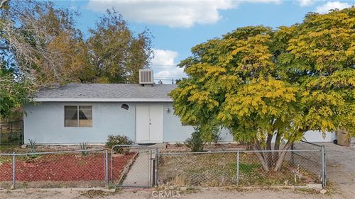 16362 Pine St, Hesperia, CA, 92345-3139 | Card Image