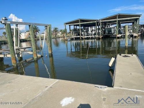 slip-17-411 Admiral Craik Dr, Grand Isle, LA, 70358-9651 | Card Image