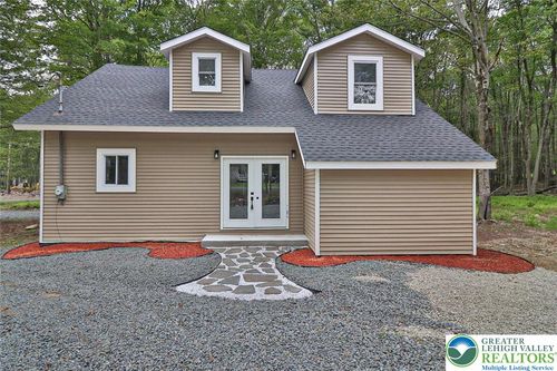 1080 Westside Dr, Newfoundland, PA, 18445-7741 | Card Image