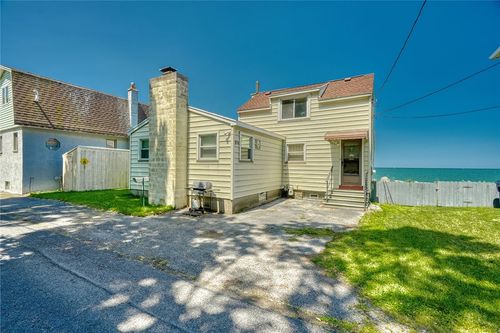 374 Lake Rd, Webster, NY, 14580-1017 | Card Image