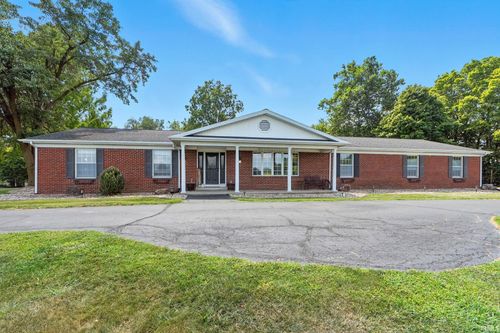 1060 E Wildwood Dr, Columbia City, IN, 46725-8681 | Card Image