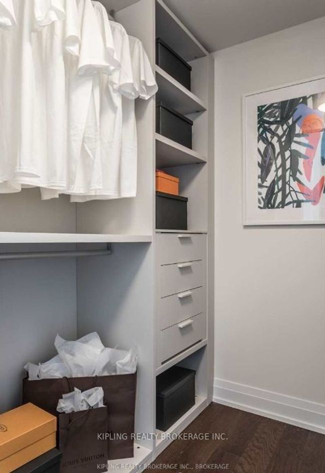 604 - 101 St Clair Ave W, Condo with 3 bedrooms, 2 bathrooms and null parking in Toronto ON | Image 11