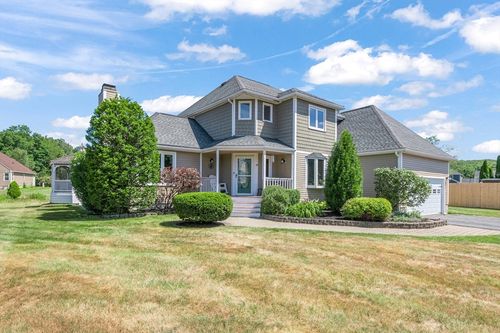 10 Crane Cir, Shrewsbury, MA, 01545-8101 | Card Image