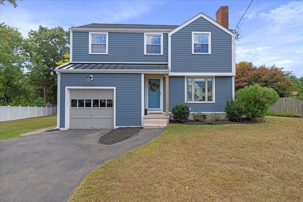Robinhood Rd, Natick, MA 01760