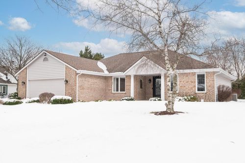 11625 W Sunset Lane, Greenfield, WI, 53228 | Card Image