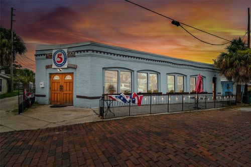 131 Hibiscus St, TARPON SPRINGS, FL, 34689-3409 | Card Image