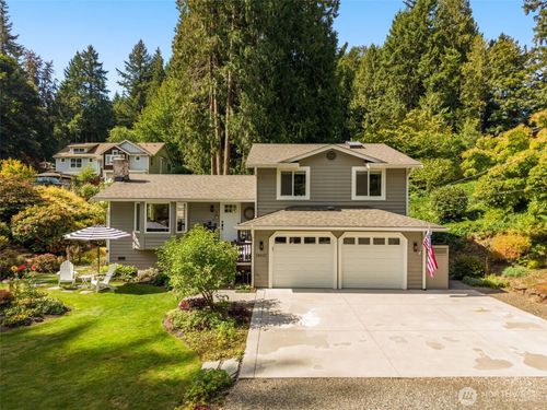 18621 95th Ave Ne, Bothell, WA, 98011-2218 | Card Image