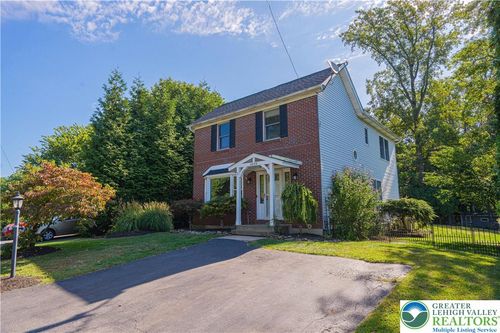 1039 Public Rd, BETHLEHEM, PA, 18015-2425 | Card Image