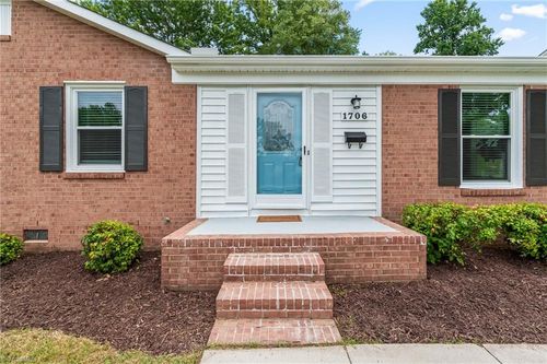 1706 Carolina St, High Point, NC, 27265-3315 | Card Image