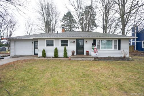 47400 Card Rd, Macomb, MI, 48044-3009 | Card Image