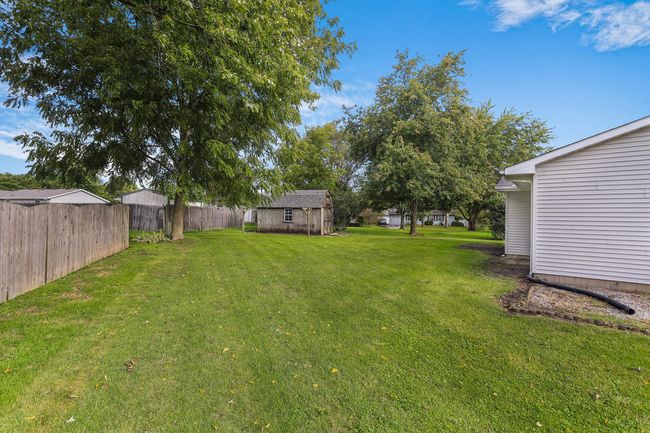 807 Country View Dr, Home with 3 bedrooms, 1 bathrooms and null parking in Philo IL | Image 4