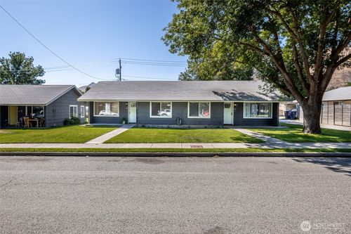1235 Montana St, Wenatchee, WA, 98801 | Card Image