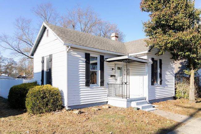 909 Prairie, House other with 2 bedrooms, 2 bathrooms and null parking in Vincennes IN | Image 1