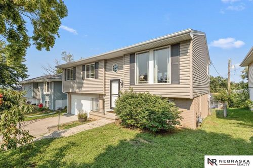 4733 S 81st St, Ralston, NE, 68127-2719 | Card Image
