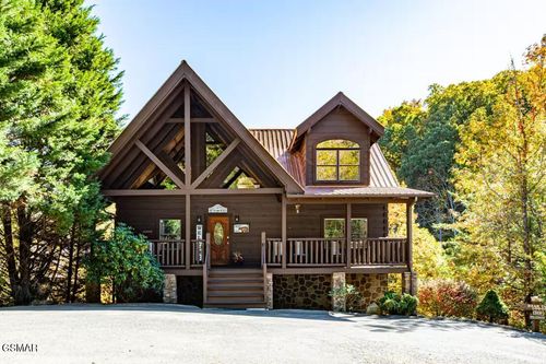 2430 Cobbler Way, Pigeon Forge, TN, 37863 | Card Image