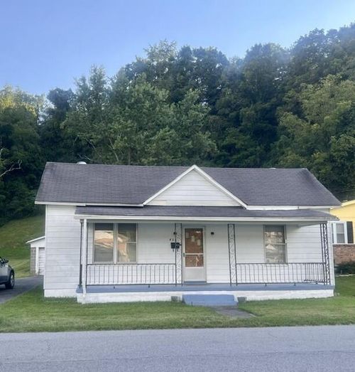 435 Lyons Avenue, Tazewell, VA, 24651 | Card Image