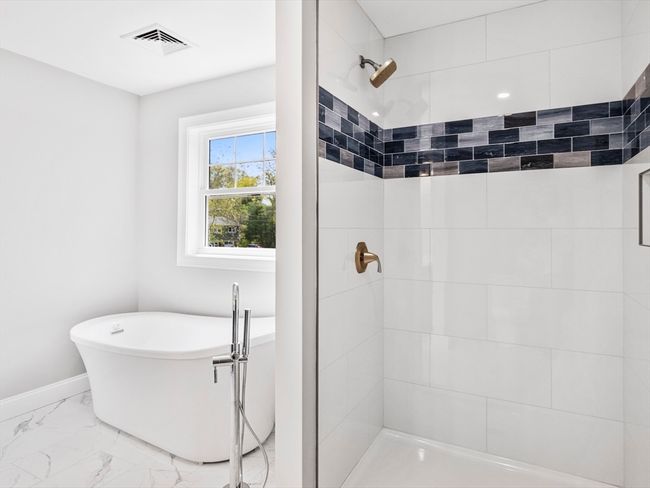 316 Old Westport Rd, House other with 5 bedrooms, 4 bathrooms and 6 parking in Dartmouth MA | Image 36