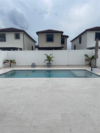 11015 W 35th Way, House other with 5 bedrooms, 3 bathrooms and null parking in Hialeah FL | Image 1