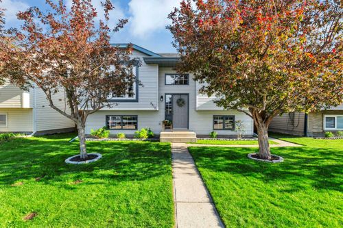 5217 Aspen Dr, Blackfalds, AB, T0M1J0 | Card Image