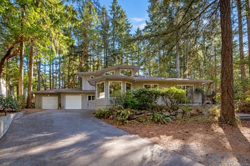 661 Millstream Lake Rd, Victoria, BC, V9B6E9 | Card Image