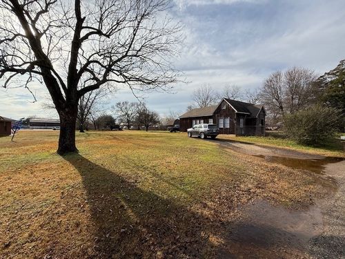 642 N Love Street, Oakwood, TX, 75855 | Card Image