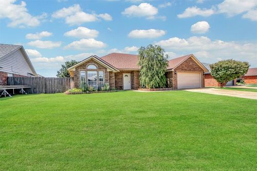 2901 N Towne Dr, Altus, OK, 73521-9567 | Card Image