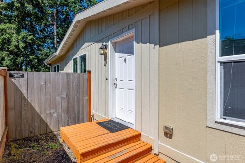 4355 Northgate Dr, Oak Harbor, WA, 98277-9581 | Card Image
