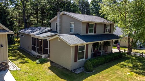 368 N Hancock St, Pentwater, MI, 49449-8939 | Card Image