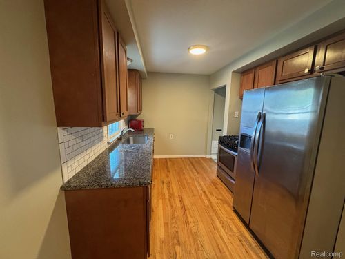 1211 Amelia Ave, Royal Oak, MI, 48073-2706 | Card Image