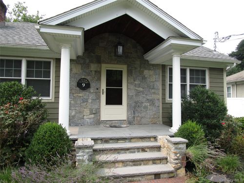 9 Gallows Hill Rd, Cortlandt Mnr, NY, 10567-1179 | Card Image