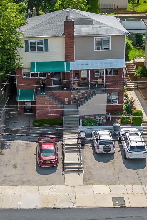 360 N Broadway, Yonkers, NY, 10701-2001 | Card Image