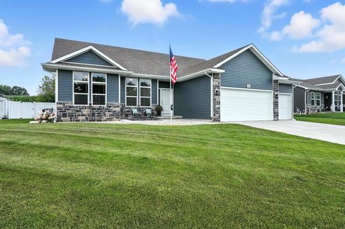 220 Mckay Way, Waterloo, WI, 53594-1456 | Card Image