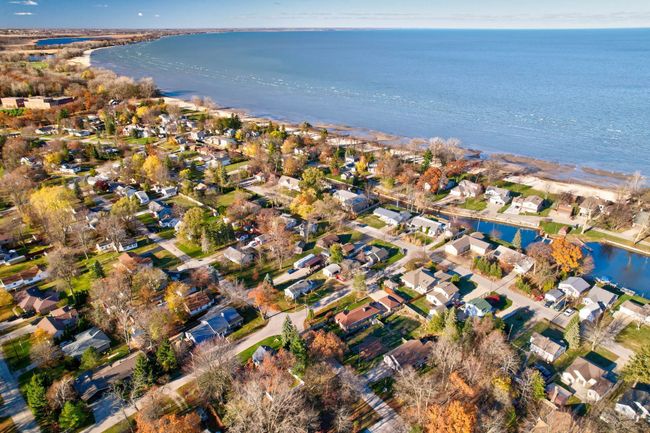 246 Lagoon Beach Dr, House other with 3 bedrooms, 2 bathrooms and null parking in Bay City MI | Image 48